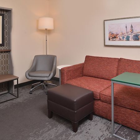 Holiday Inn & Suites Raleigh Cary By Ihg Экстерьер фото