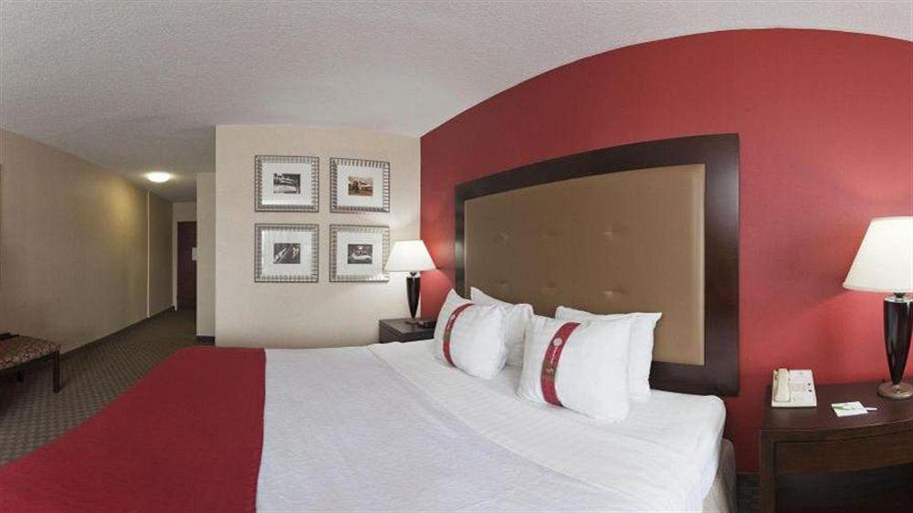 Holiday Inn & Suites Raleigh Cary By Ihg Экстерьер фото