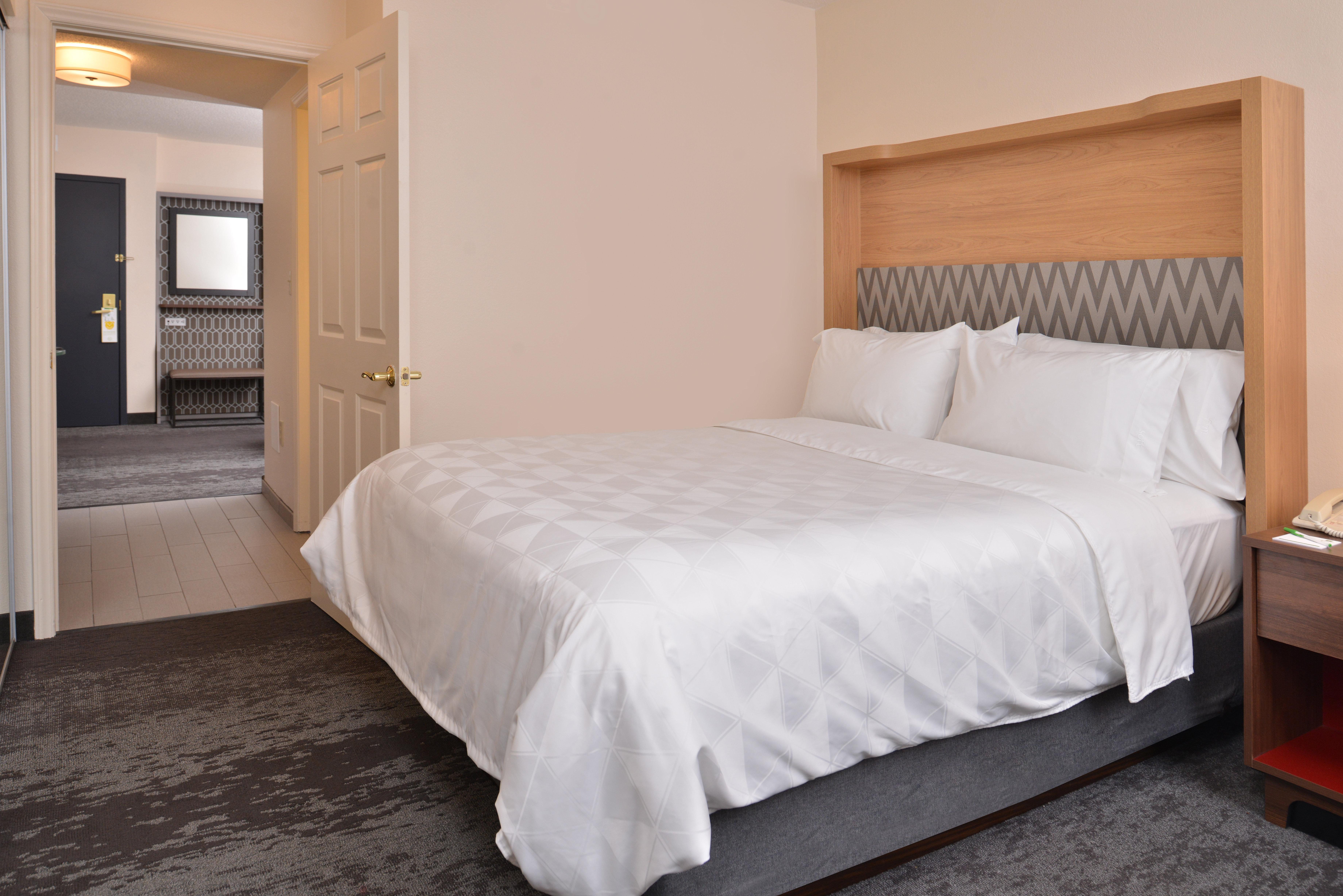 Holiday Inn & Suites Raleigh Cary By Ihg Экстерьер фото